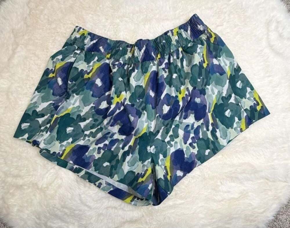 dip Women's Abstract Pattern Athletic Running Shorts with Zip Pocket
